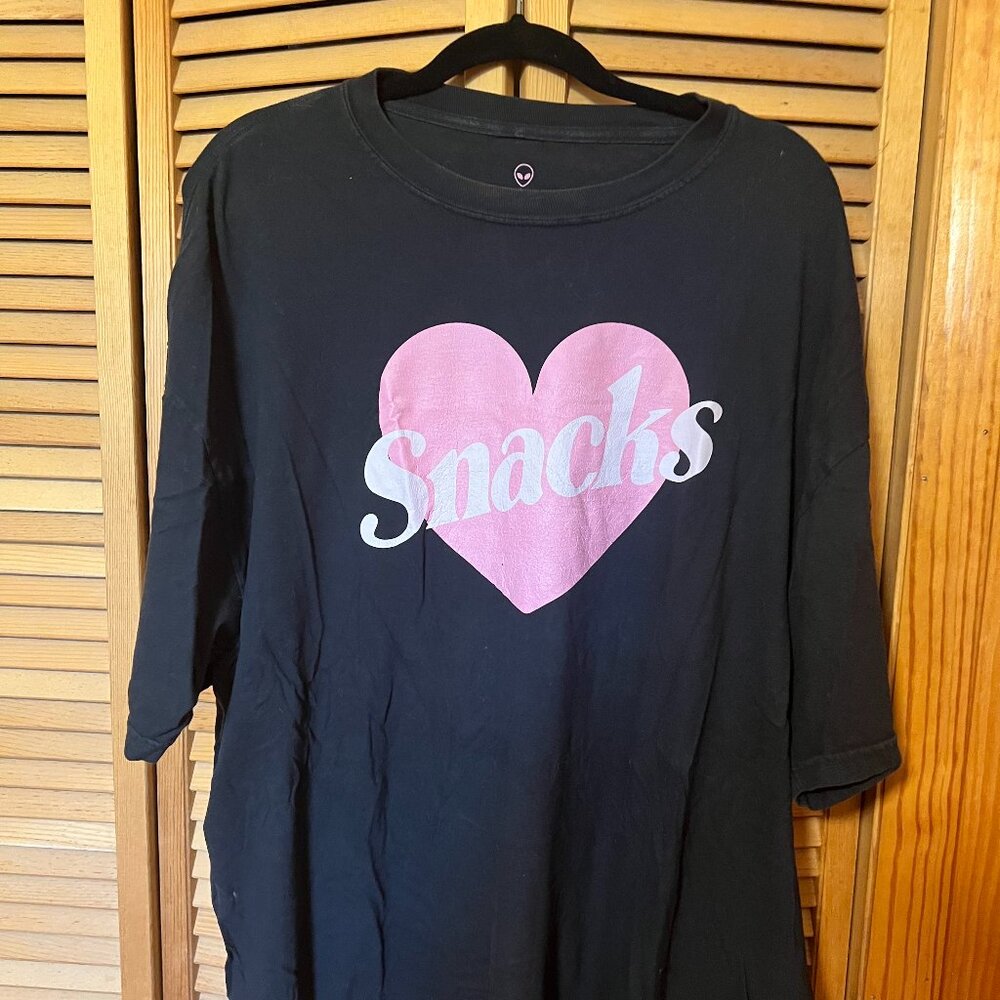 Emy Ave - Snacks Oversized Tee - L/XL